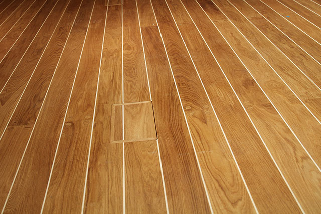 деревянные полы паркеты напольные покрытия самонесущие лестницы производитель в Польше