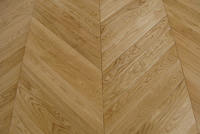 деревянные полы паркеты напольные покрытия самонесущие лестницы производитель в Польше