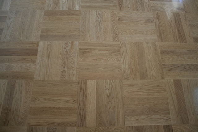 деревянные полы паркеты напольные покрытия самонесущие лестницы производитель в Польше