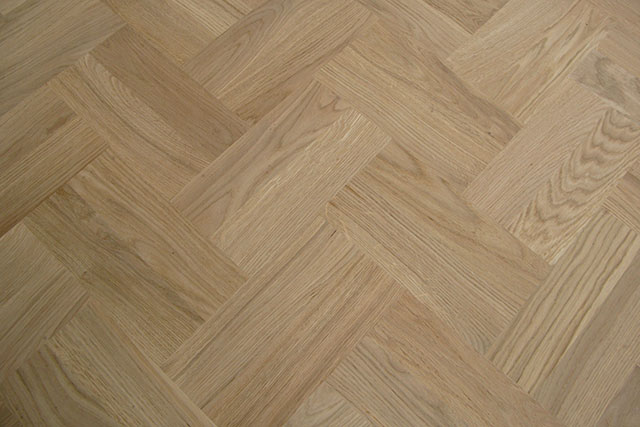 деревянные полы паркеты напольные покрытия самонесущие лестницы производитель в Польше